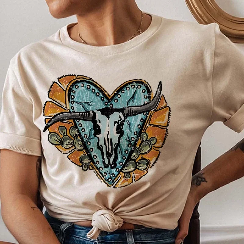 Online Exclusive | Crooked Horn Skull with Turquoise Heart Short Sleeve Graphic Tee in Cream