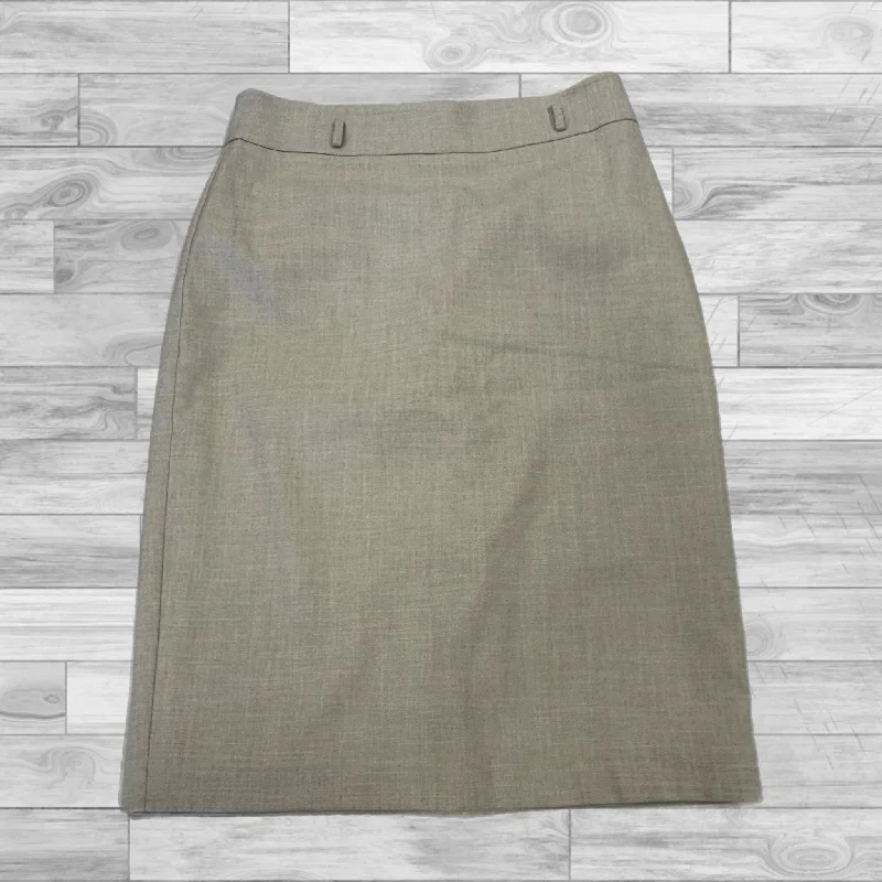 Skirt Mini & Short By Ann Taylor In Beige, Size: 6